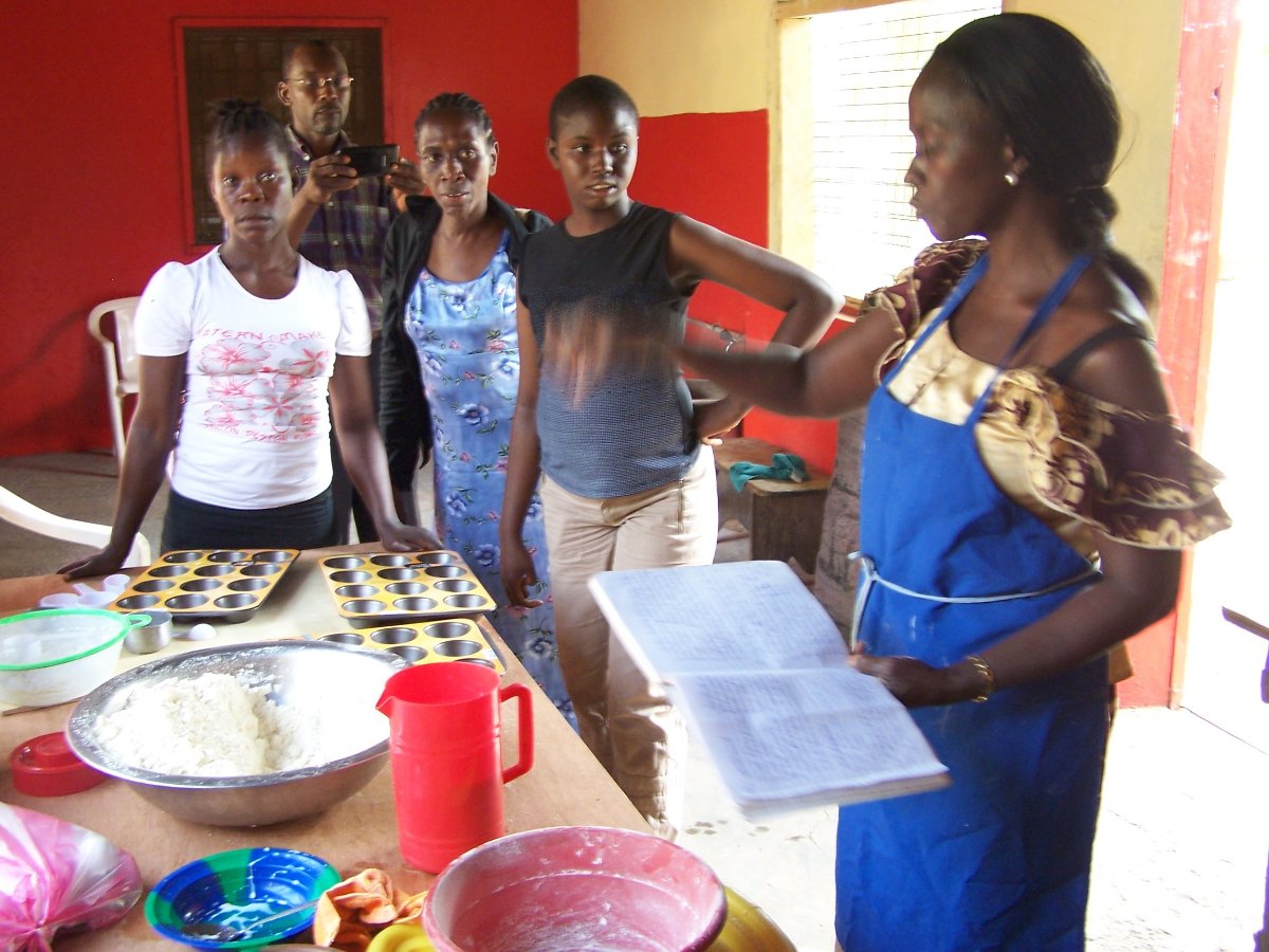 Liberia Musu teaching Students