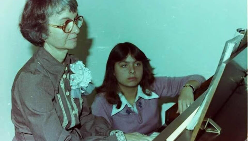 Beth and Daughter on the piano